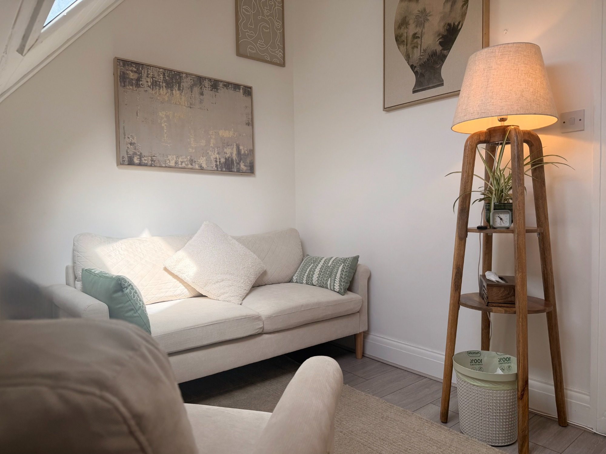 Warm therapy room in Horsham, West Sussex a safe space for psychotherapy for anxiety, depression, trauma, lgbtq+ and neurodivergent adults

